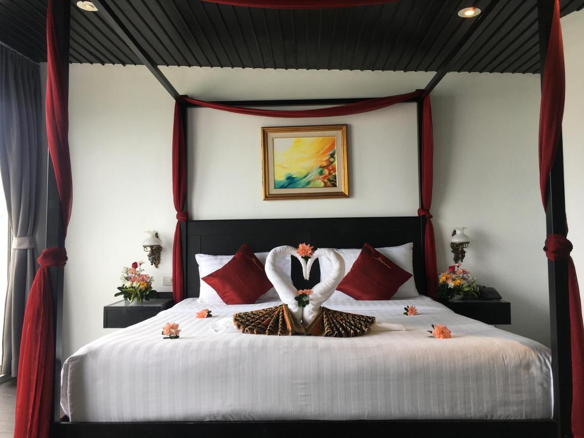 The Front Hotel And Apartments Patong Bagian luar foto