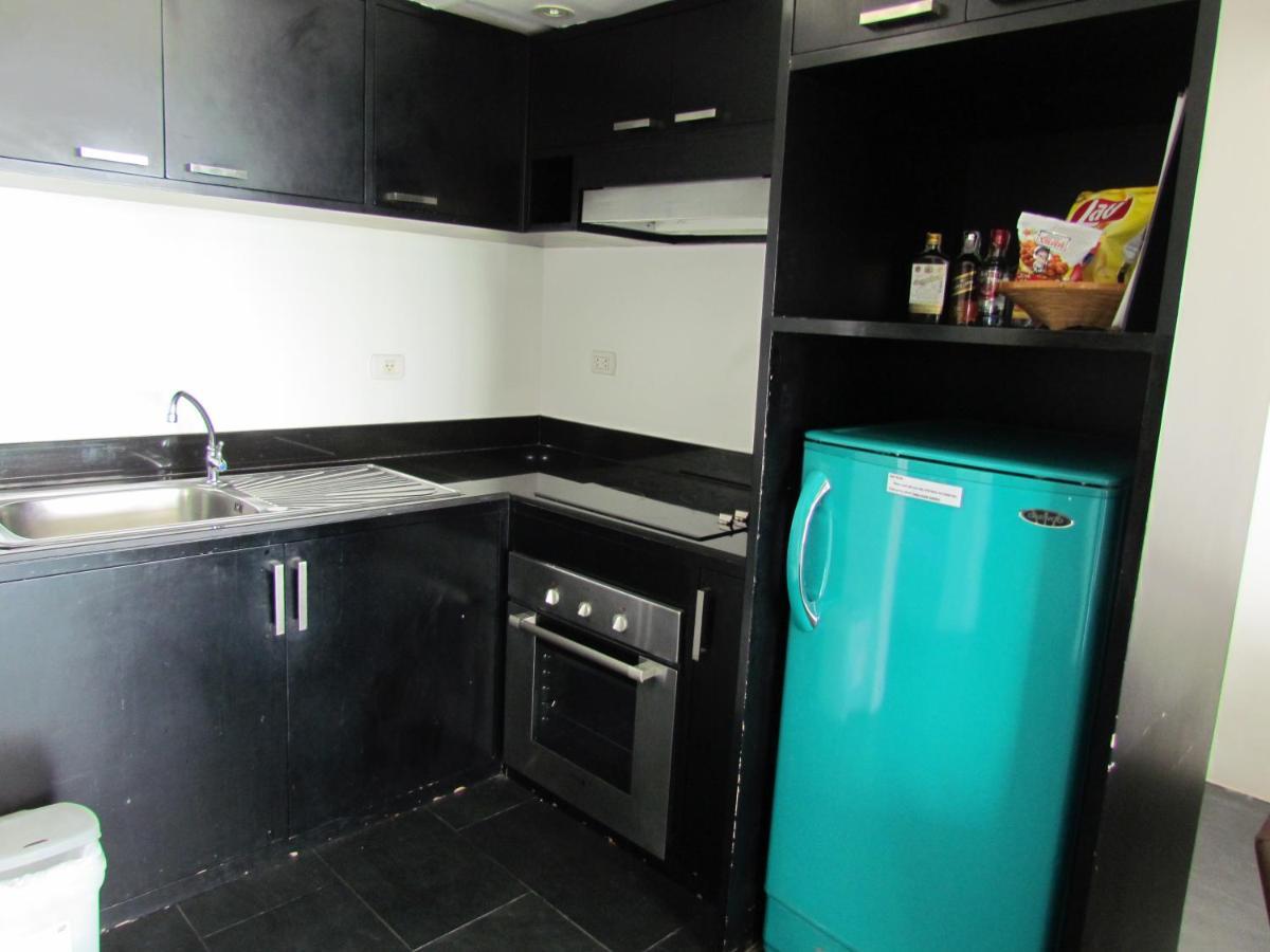 The Front Hotel And Apartments Patong Bagian luar foto