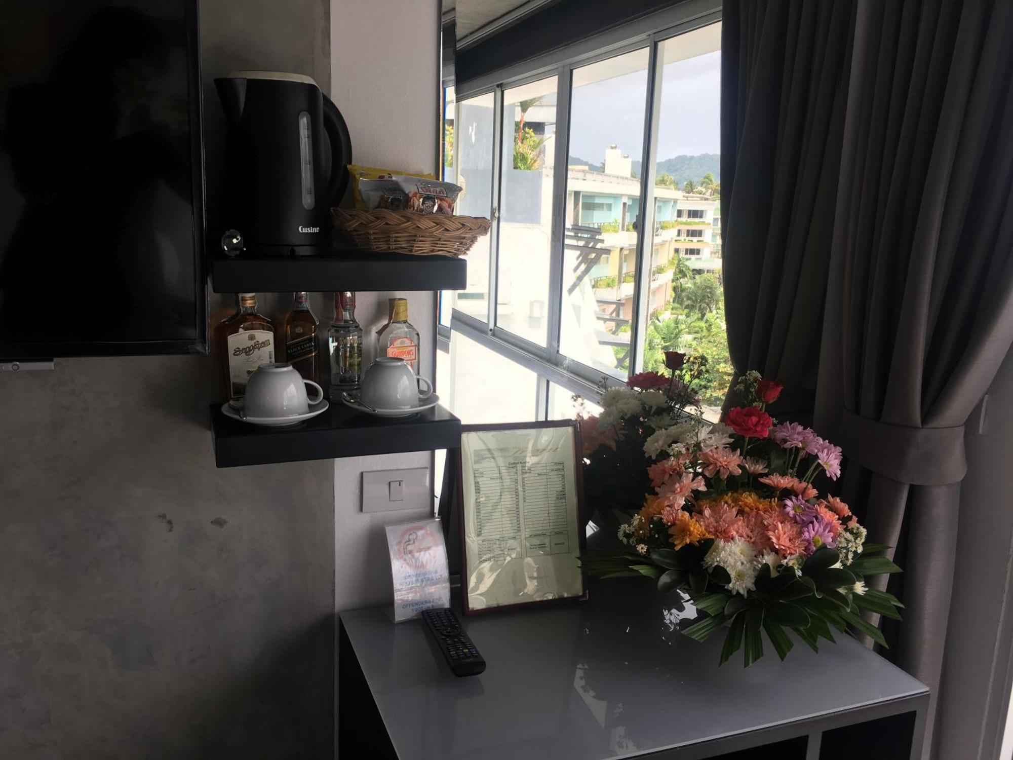 The Front Hotel And Apartments Patong Ruang foto