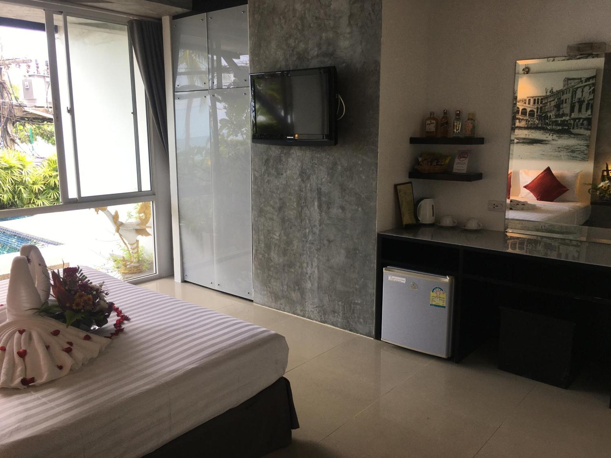 The Front Hotel And Apartments Patong Ruang foto